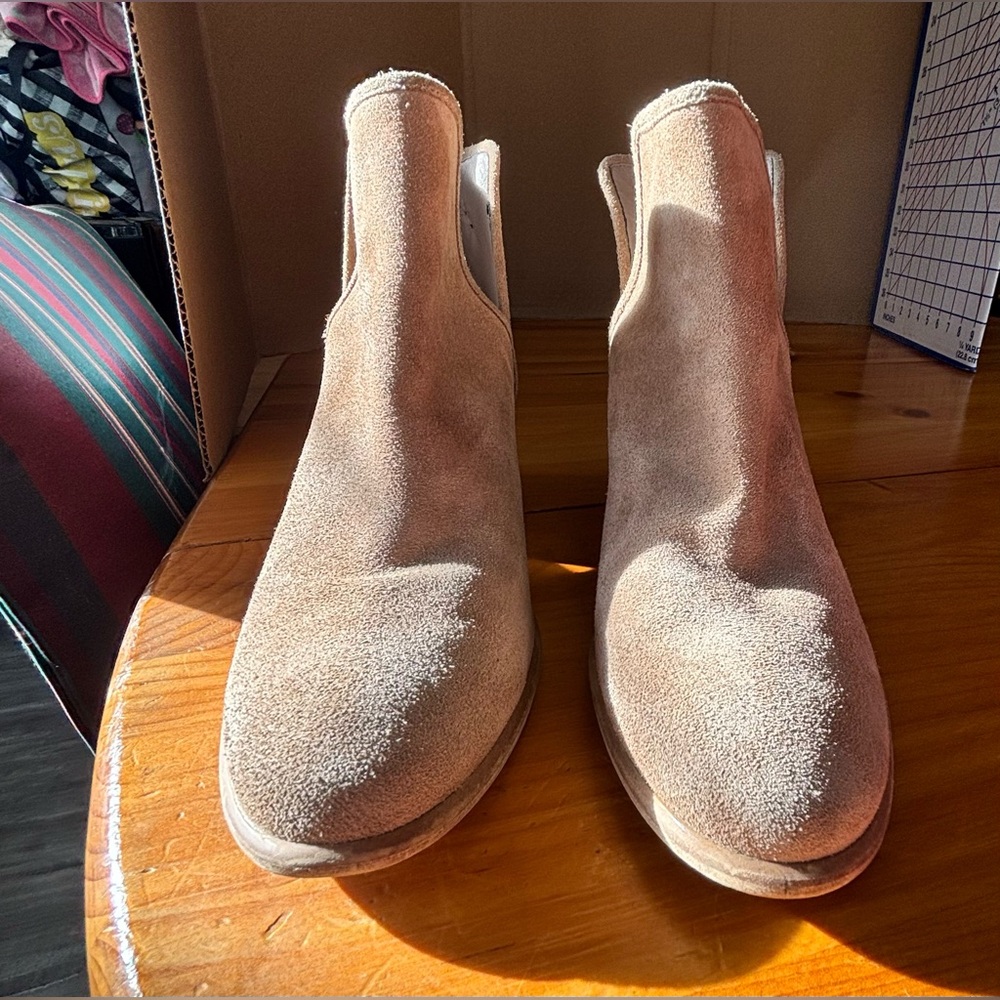 BP Suede Tan Ankle Booties 9.5 - Picture 4 of 8
